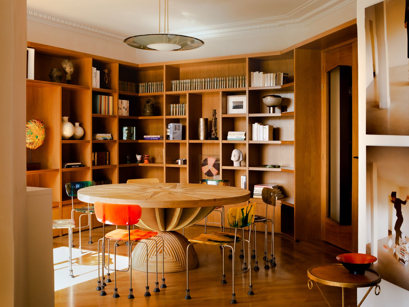 This 1930s Paris Apartment Uses Klimt as Inspiration
